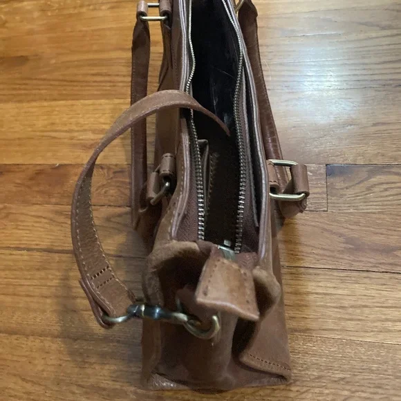 Eva leather satchel by Born - Picture 9 of 9